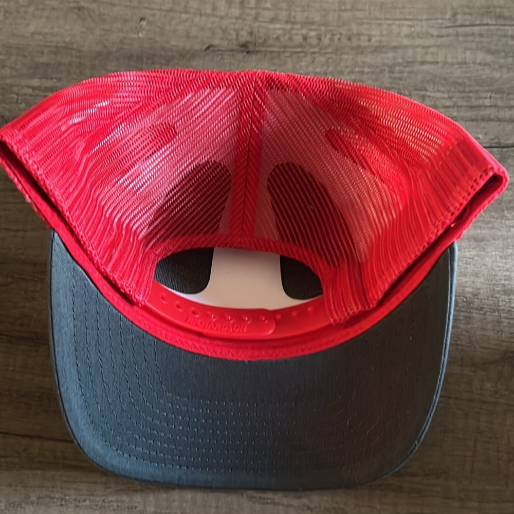 Trucker hat - Picture 2 of 3